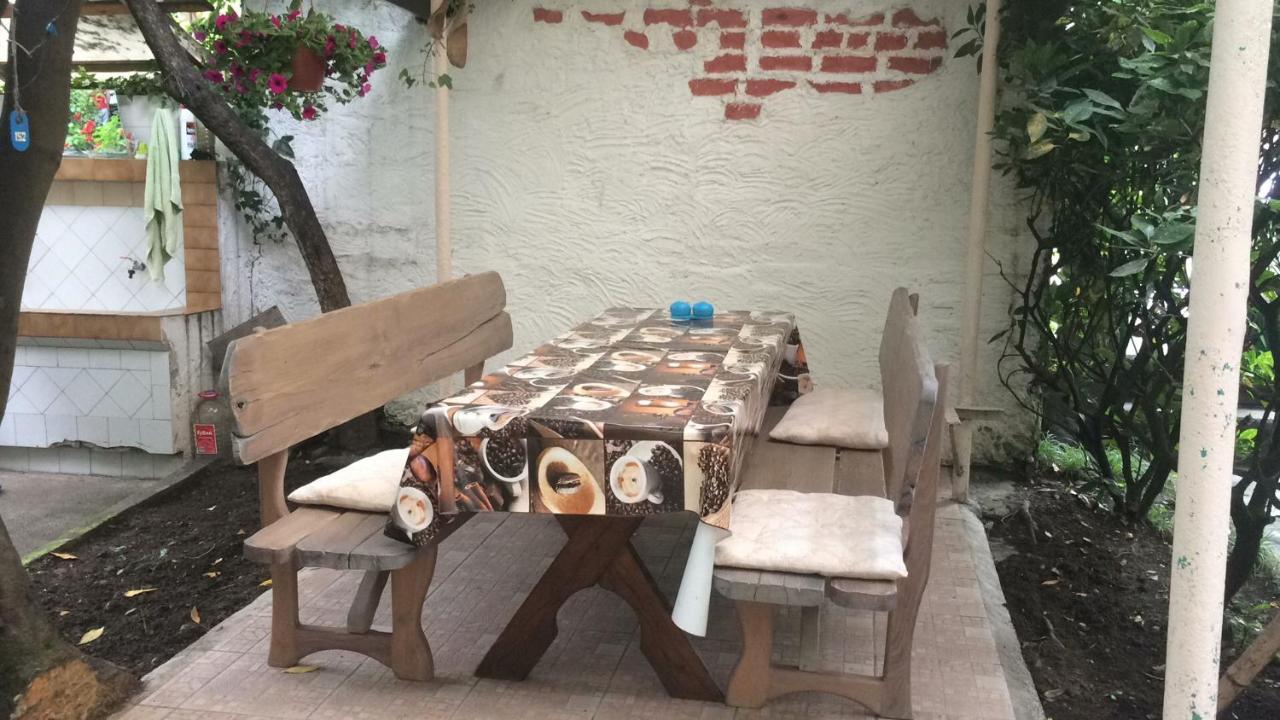 Guest House Lavr Gagra Eksteriør billede