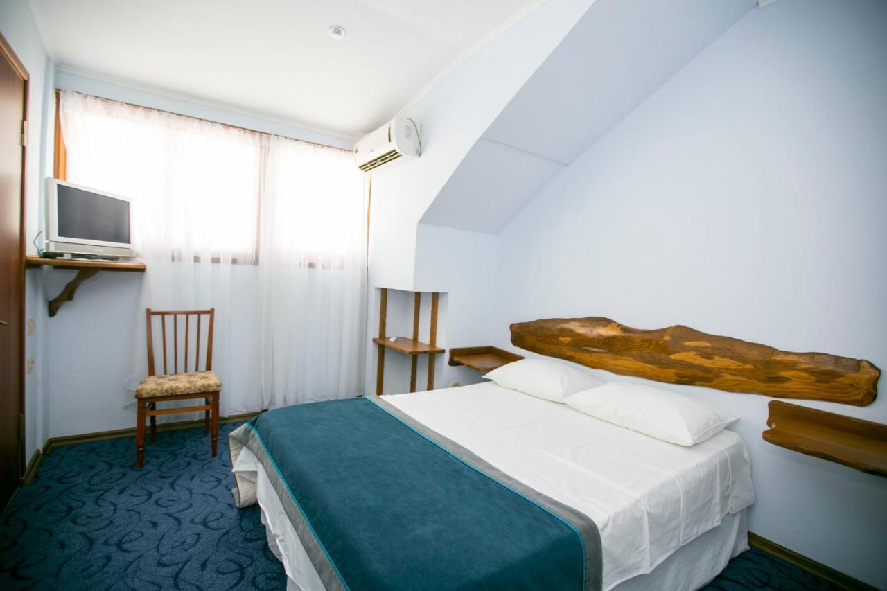 Guest House Lavr Gagra Eksteriør billede