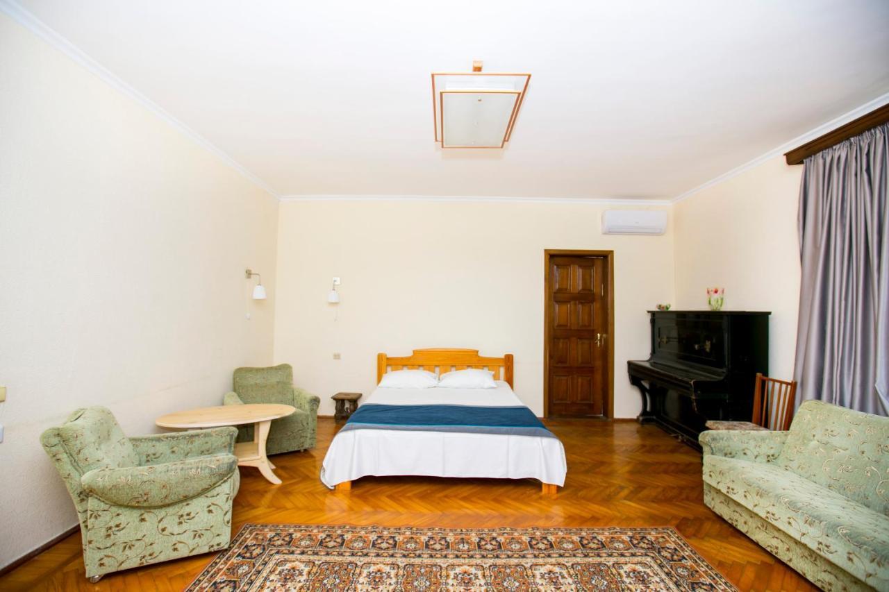 Guest House Lavr Gagra Eksteriør billede