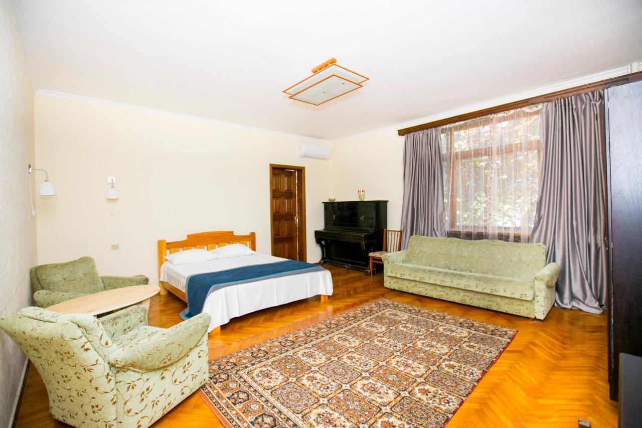 Guest House Lavr Gagra Eksteriør billede