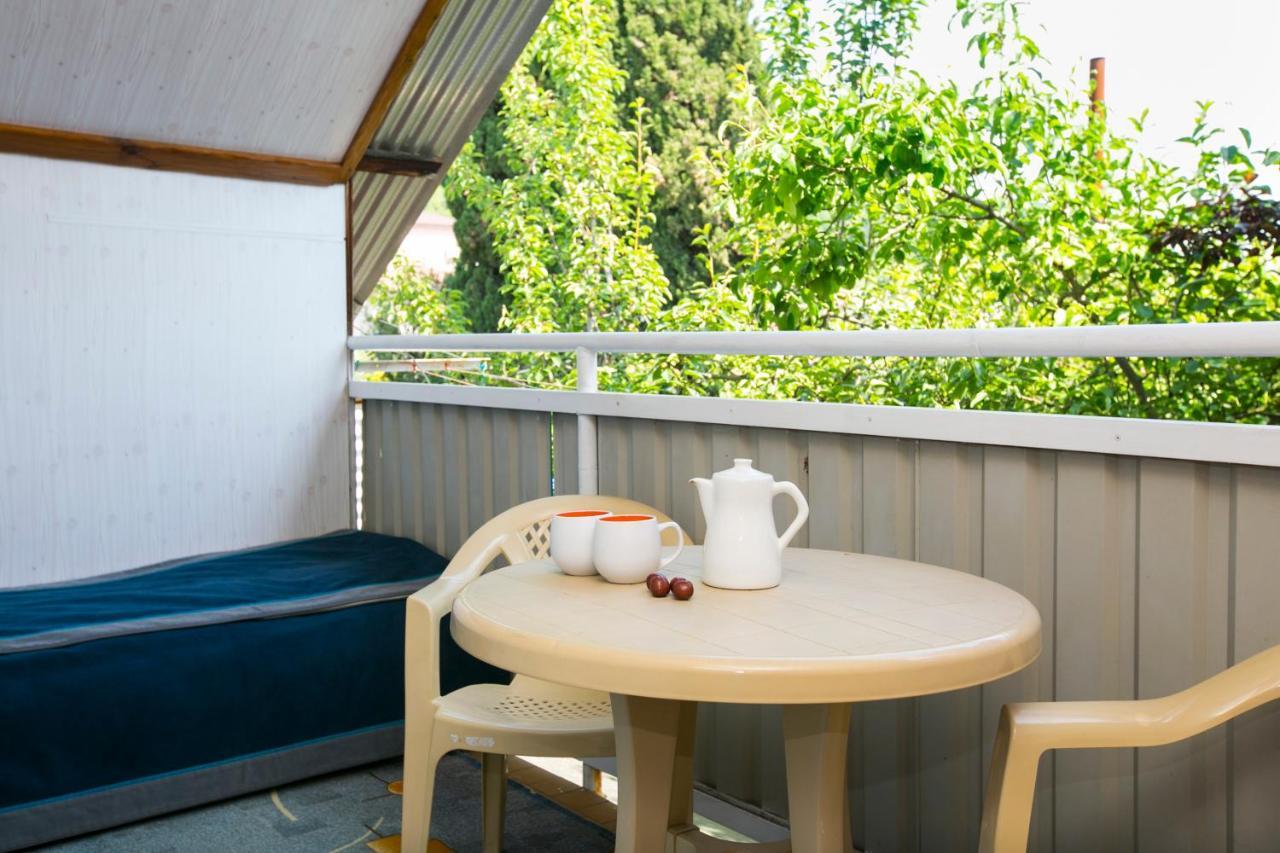 Guest House Lavr Gagra Eksteriør billede