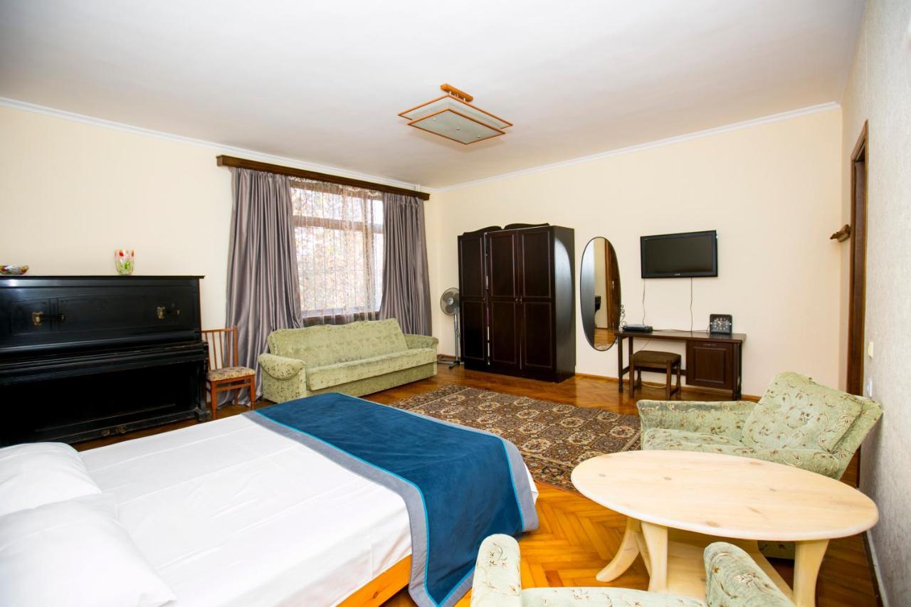 Guest House Lavr Gagra Eksteriør billede